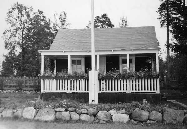 Stugan frn sjsidan 1950.