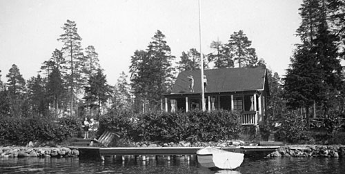Stuga 119 sedd från sjösidan, omkring 1940.